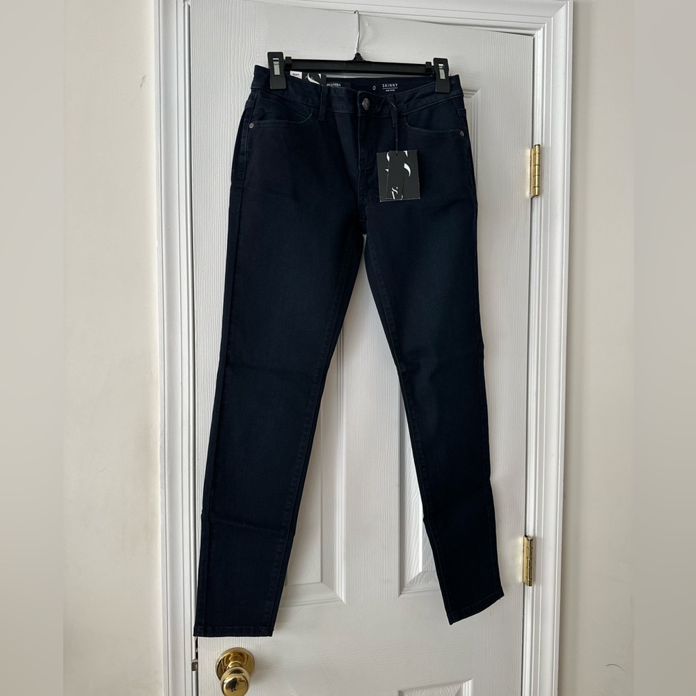 NWT Simply Vera Vera Wang Denim Mid Rise Skinny Jeans Size 0 Dark Blue